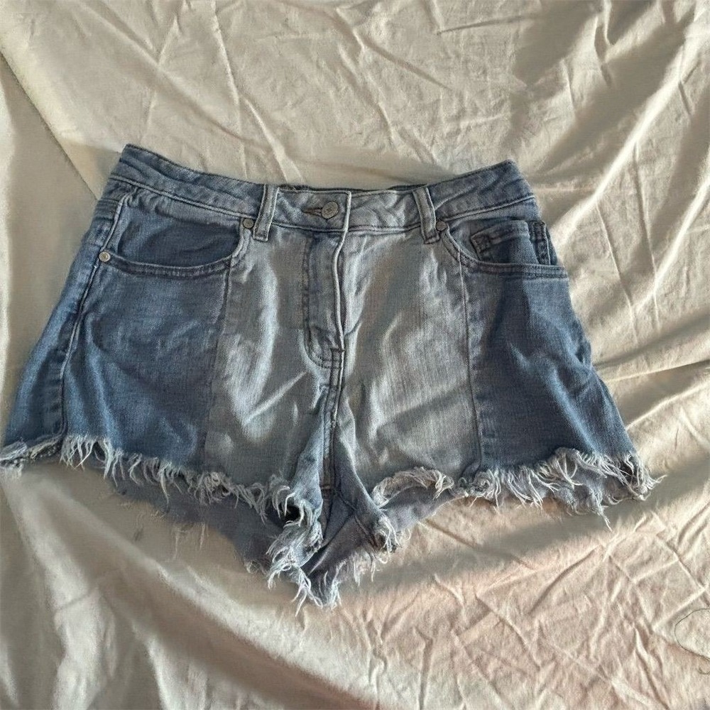 Altar'd State Two Tone Colorblock Denim Shorts High Rise Frayed Hem Size 27